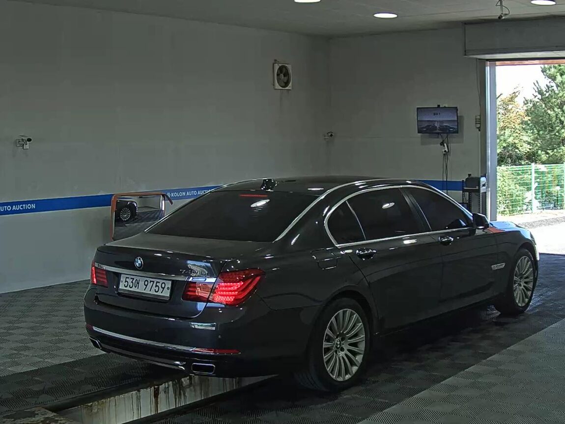 BMW 7 SERIES (5TH GEN) 740Li 2014 - zdjęcie 5