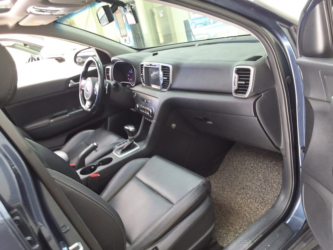 KIA NEW SPORTAGE 1.7 2WD NOBLESSE 2016 - zdjęcie 15