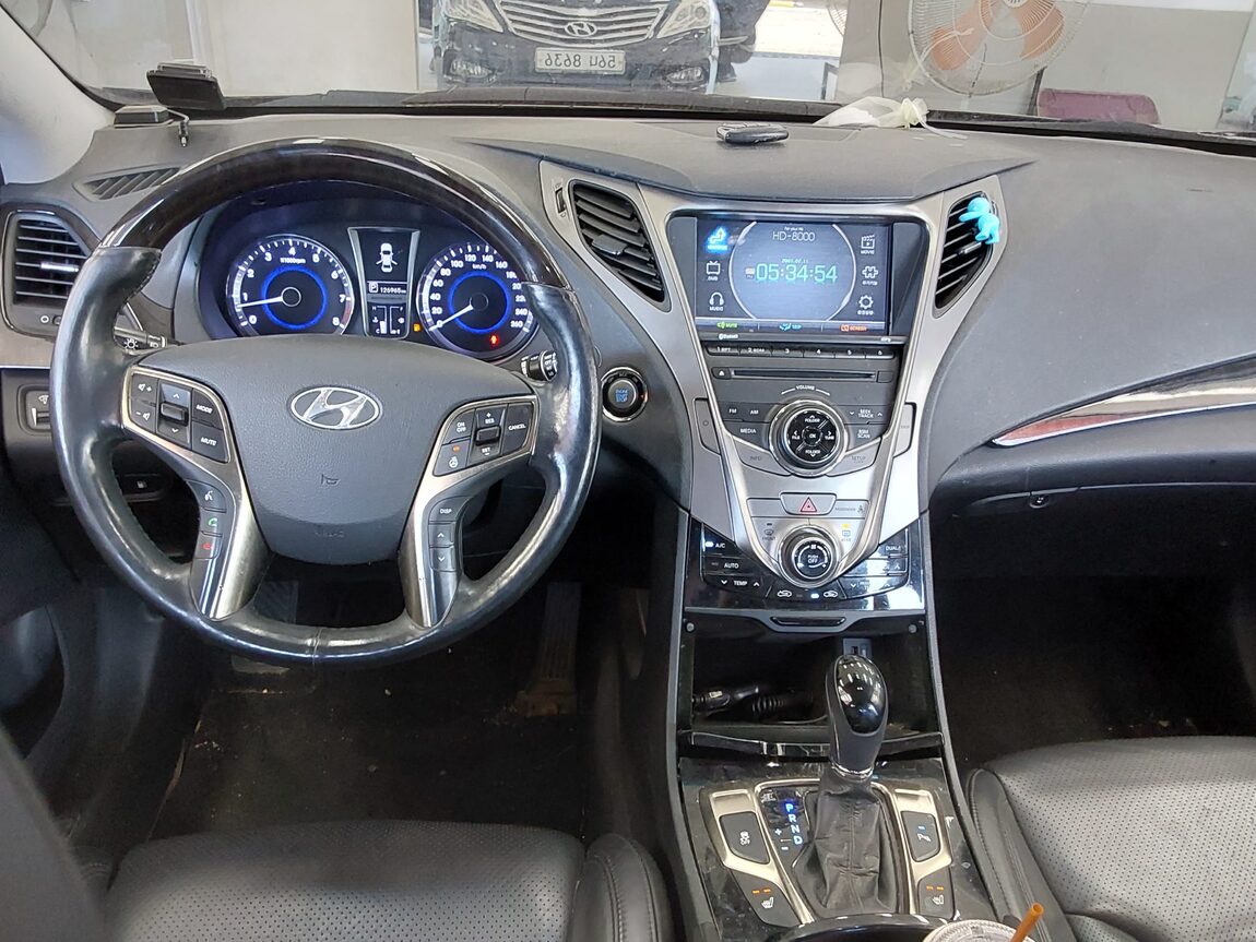 HYUNDAI GRANDEUR HG HG 240 LUXURY 2012 - zdjęcie 11