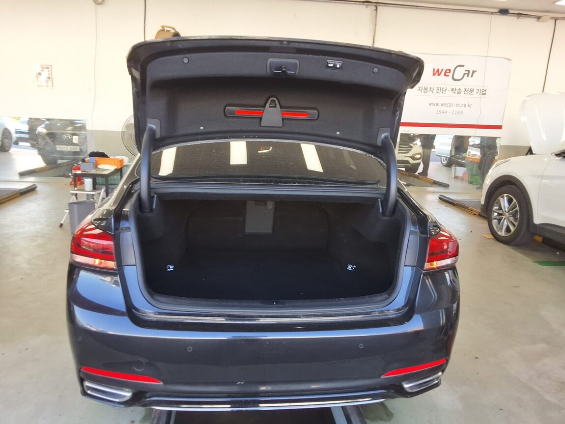 GENESIS G80 3.3 GDi PREMIUM LUXURY 2019 - zdjęcie 15