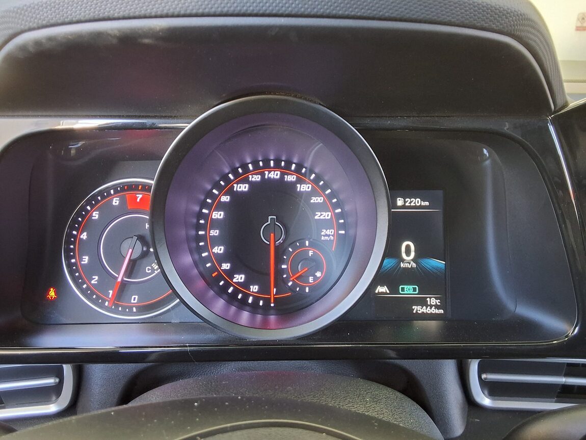 HYUNDAI AVANTE (CN7) 1.6 GASOLINE MODERN 2023 - zdjęcie 9