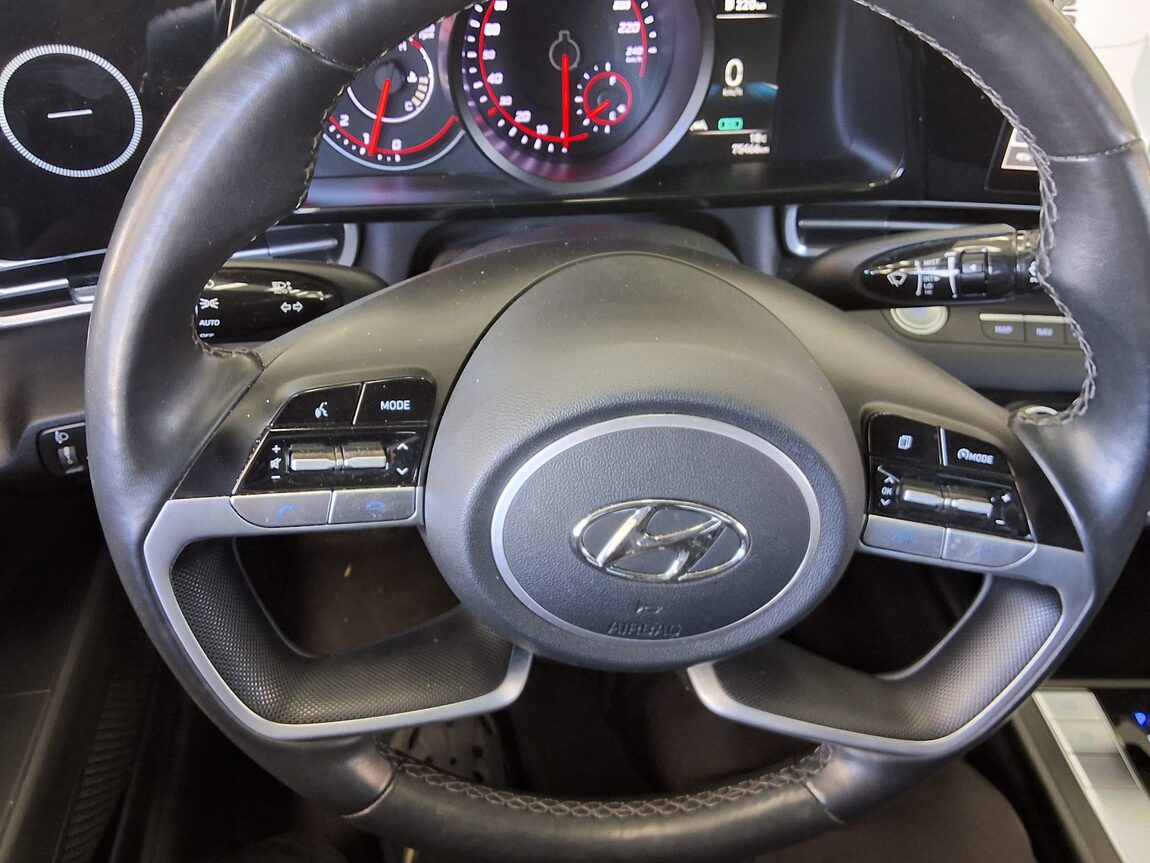 HYUNDAI AVANTE (CN7) 1.6 GASOLINE MODERN 2023 - zdjęcie 17