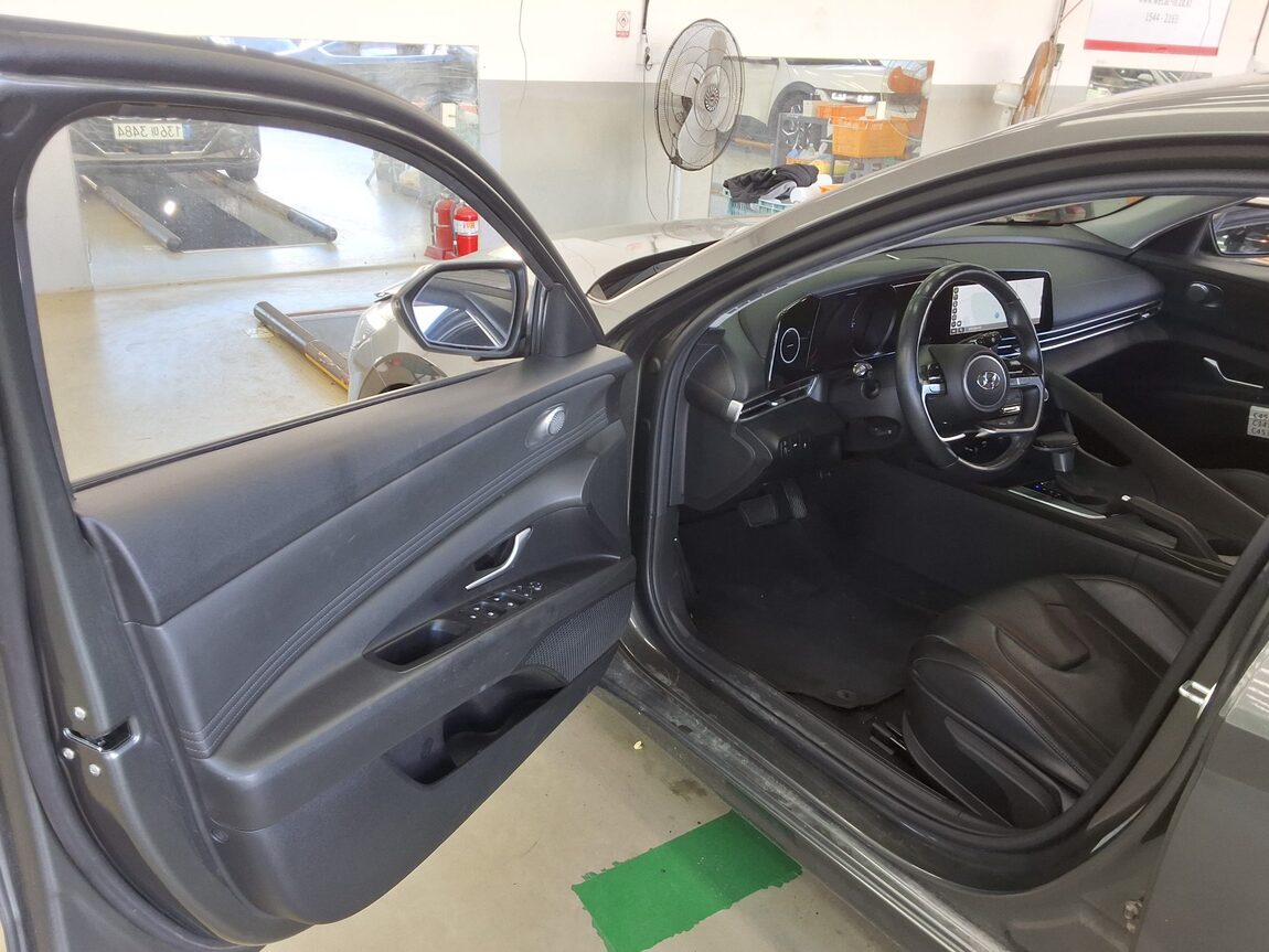HYUNDAI AVANTE (CN7) 1.6 GASOLINE MODERN 2023 - zdjęcie 10