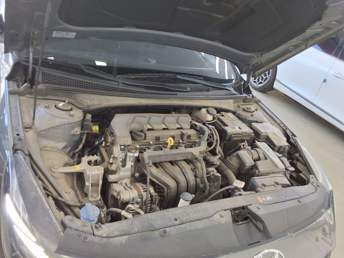 HYUNDAI AVANTE (CN7) 1.6 GASOLINE MODERN 2023 - zdjęcie 21