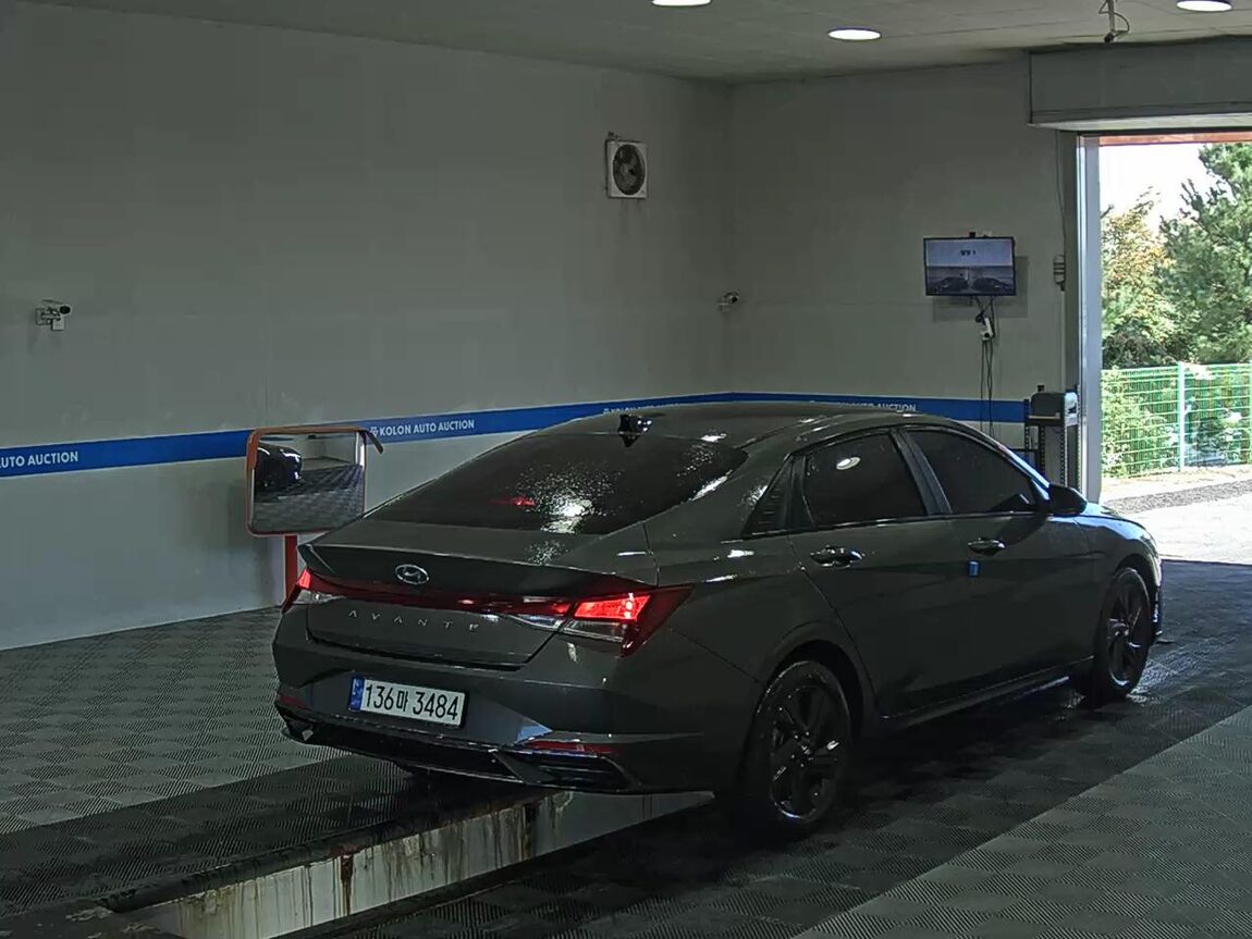 HYUNDAI AVANTE (CN7) 1.6 GASOLINE MODERN 2023 - zdjęcie 5