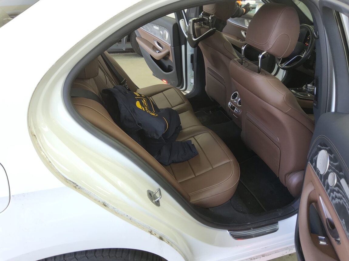 MERCEDES-BENZ E-CLASS (5TH GEN) E350 4MATIC AVANTGARDE 2022 - zdjęcie 13