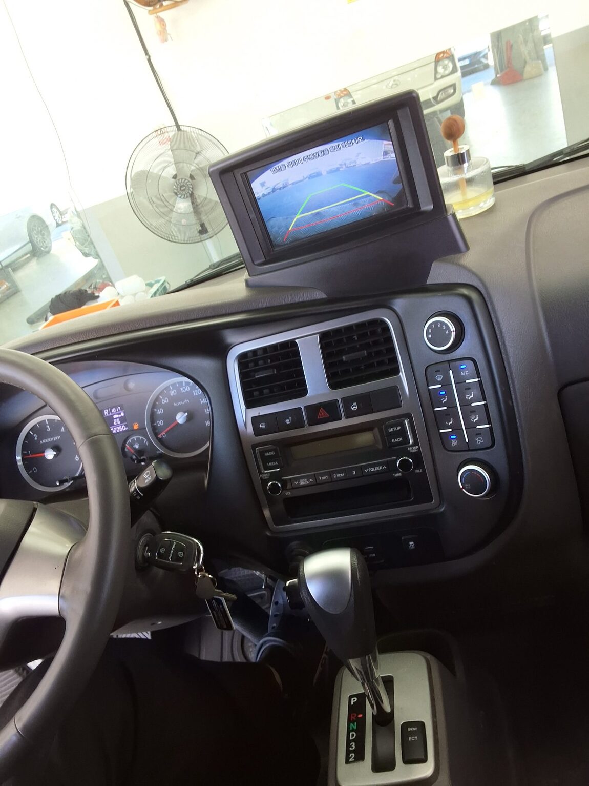 KOREA COMMERCIAL TRUCK BUILT-IN BOX TRUCK 1 TON 2019 - zdjęcie 16