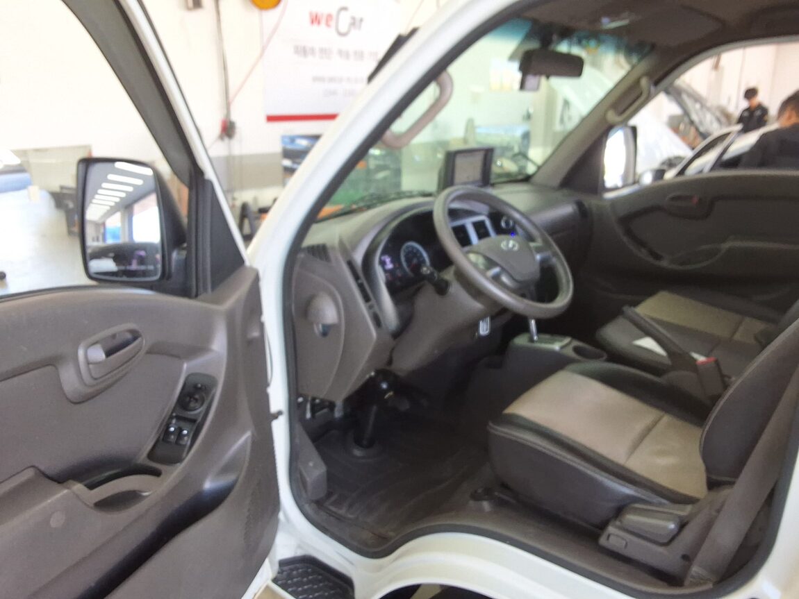 KOREA COMMERCIAL TRUCK BUILT-IN BOX TRUCK 1 TON 2019 - zdjęcie 11