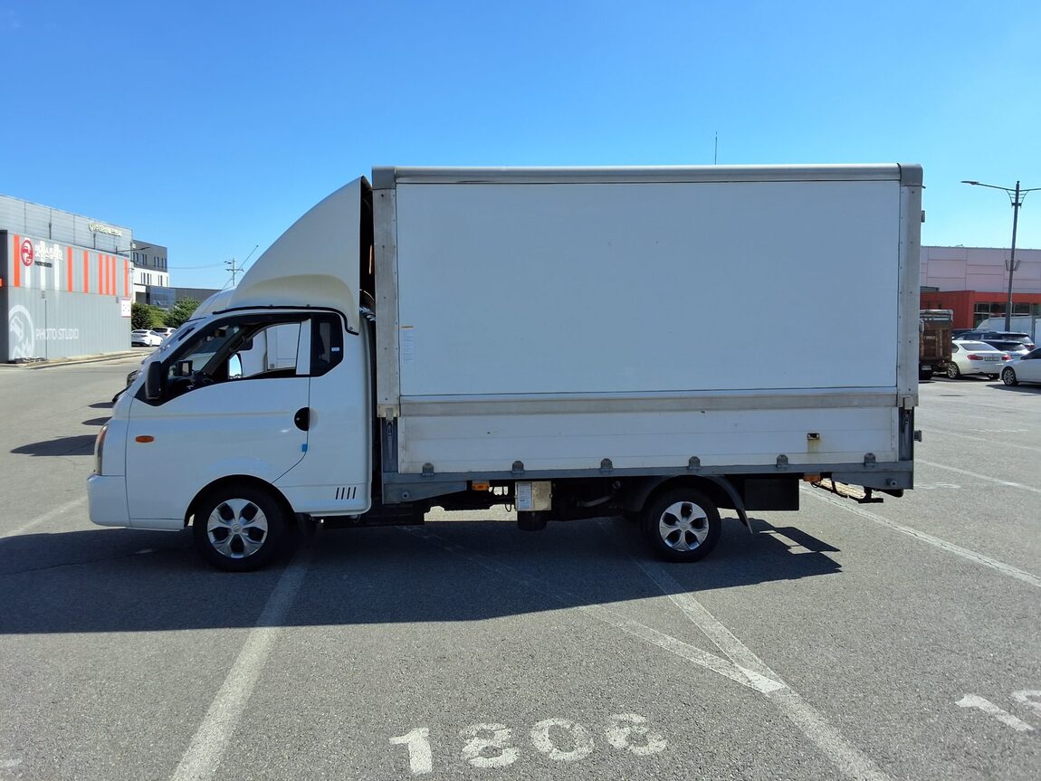 KOREA COMMERCIAL TRUCK BUILT-IN BOX TRUCK 1 TON 2019 - zdjęcie 3