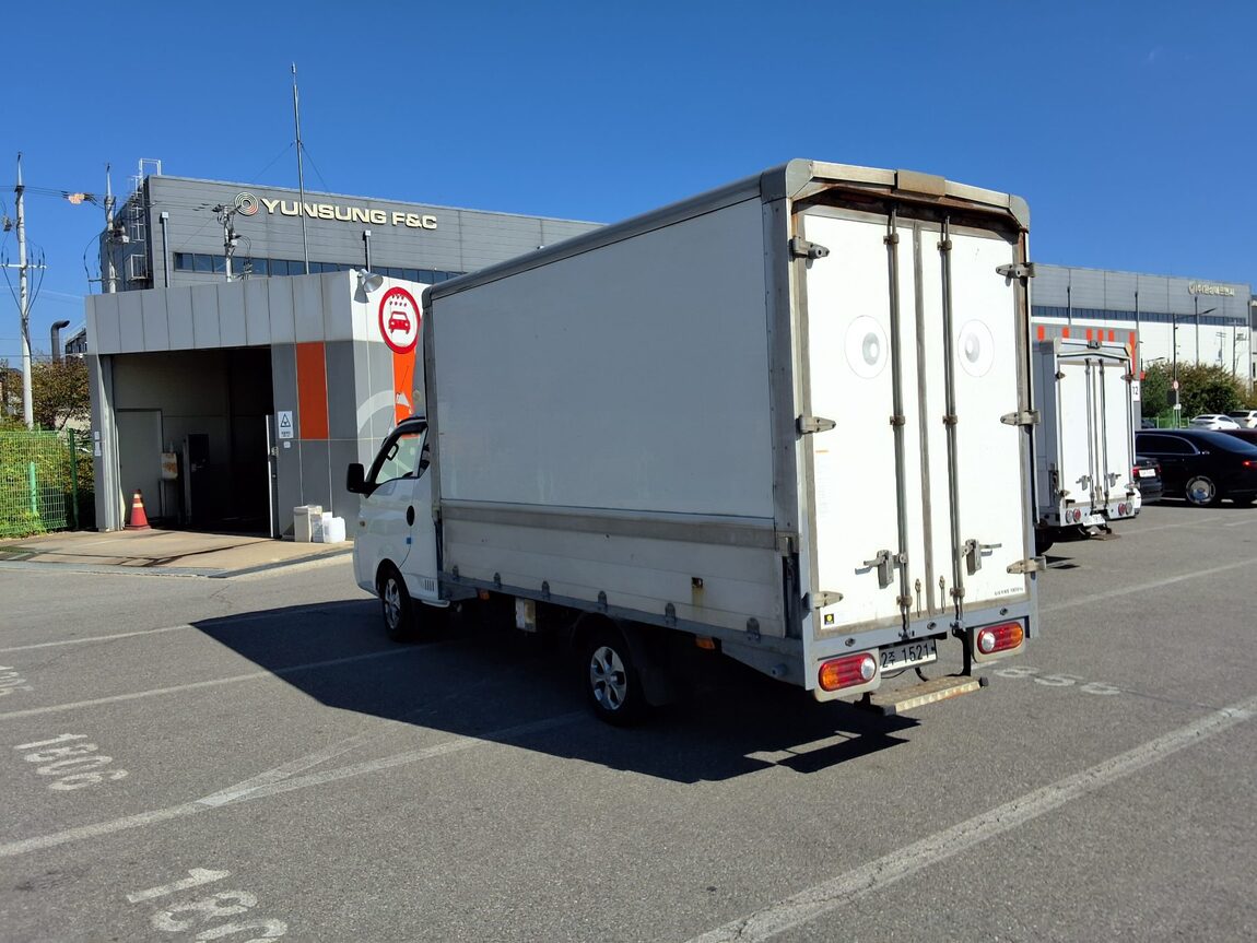 KOREA COMMERCIAL TRUCK BUILT-IN BOX TRUCK 1 TON 2019 - zdjęcie 4