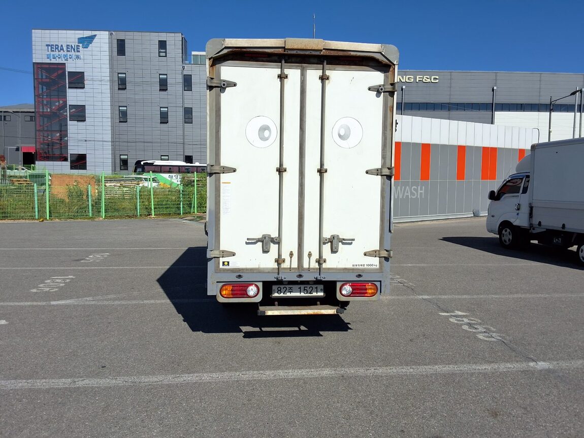KOREA COMMERCIAL TRUCK BUILT-IN BOX TRUCK 1 TON 2019 - zdjęcie 5