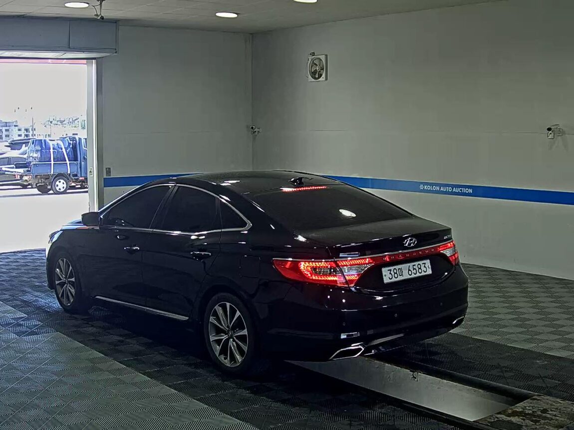 HYUNDAI GRANDEUR HG HG 300 PREMIUM 2016 - zdjęcie 6