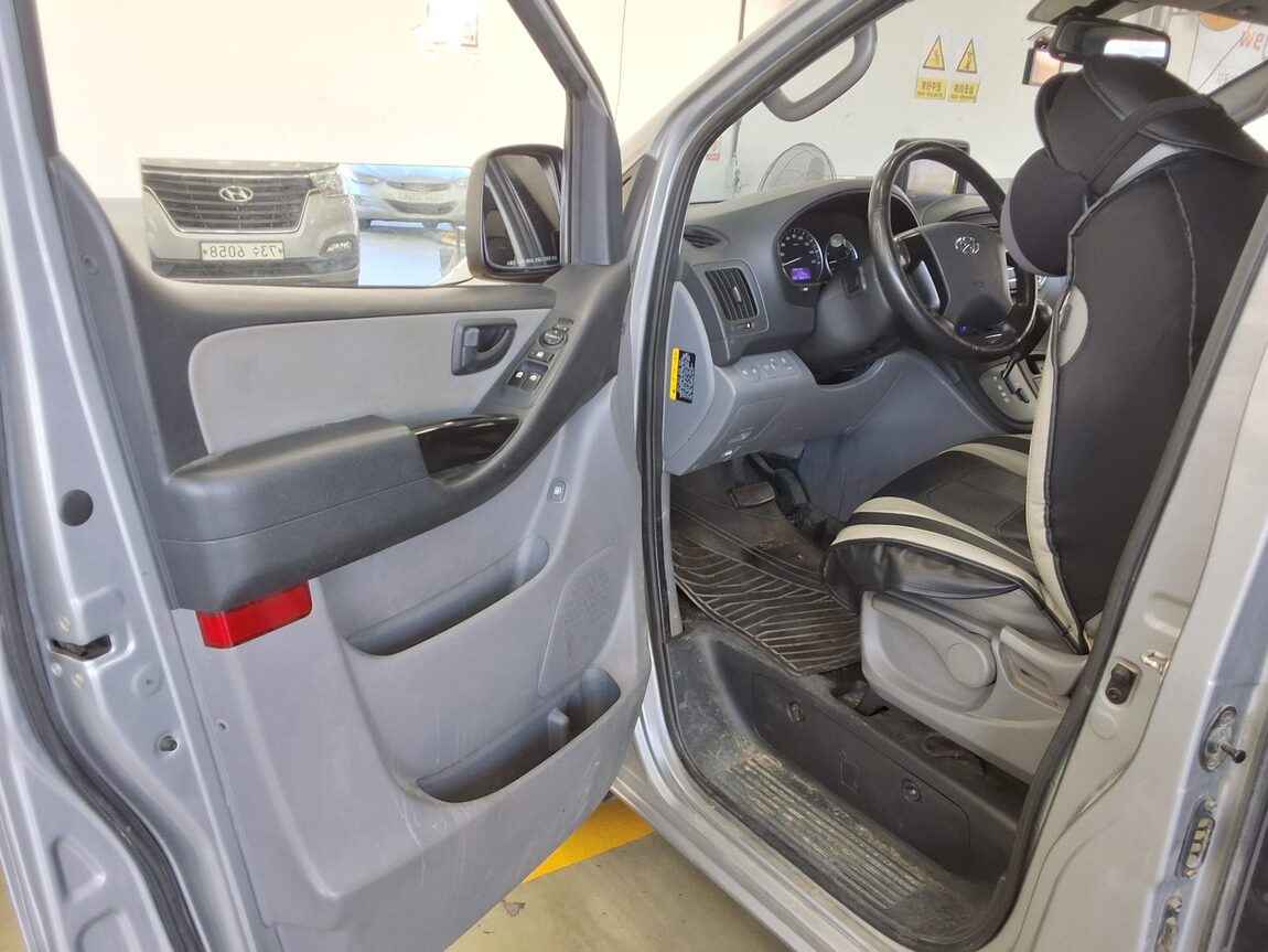 HYUNDAI THE NEW GRAND STAREX 12-SEATER DIESEL SMART 2018 - zdjęcie 10