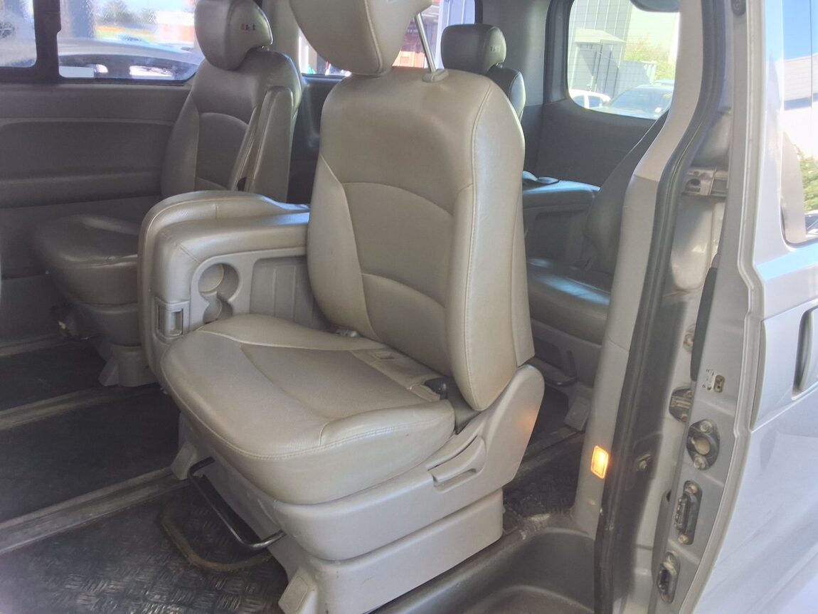 HYUNDAI THE NEW GRAND STAREX 12-SEATER DIESEL SMART 2018 - zdjęcie 12