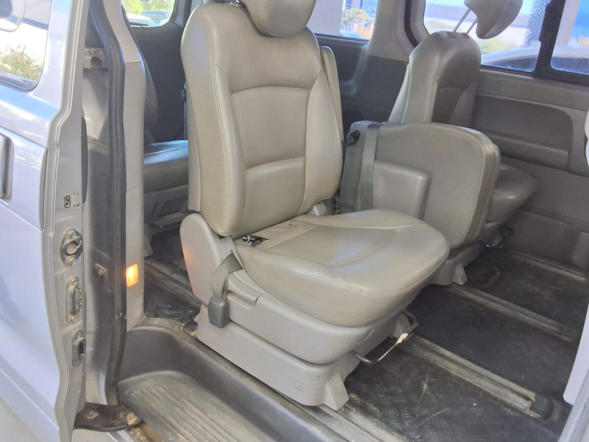HYUNDAI THE NEW GRAND STAREX 12-SEATER DIESEL SMART 2018 - zdjęcie 13