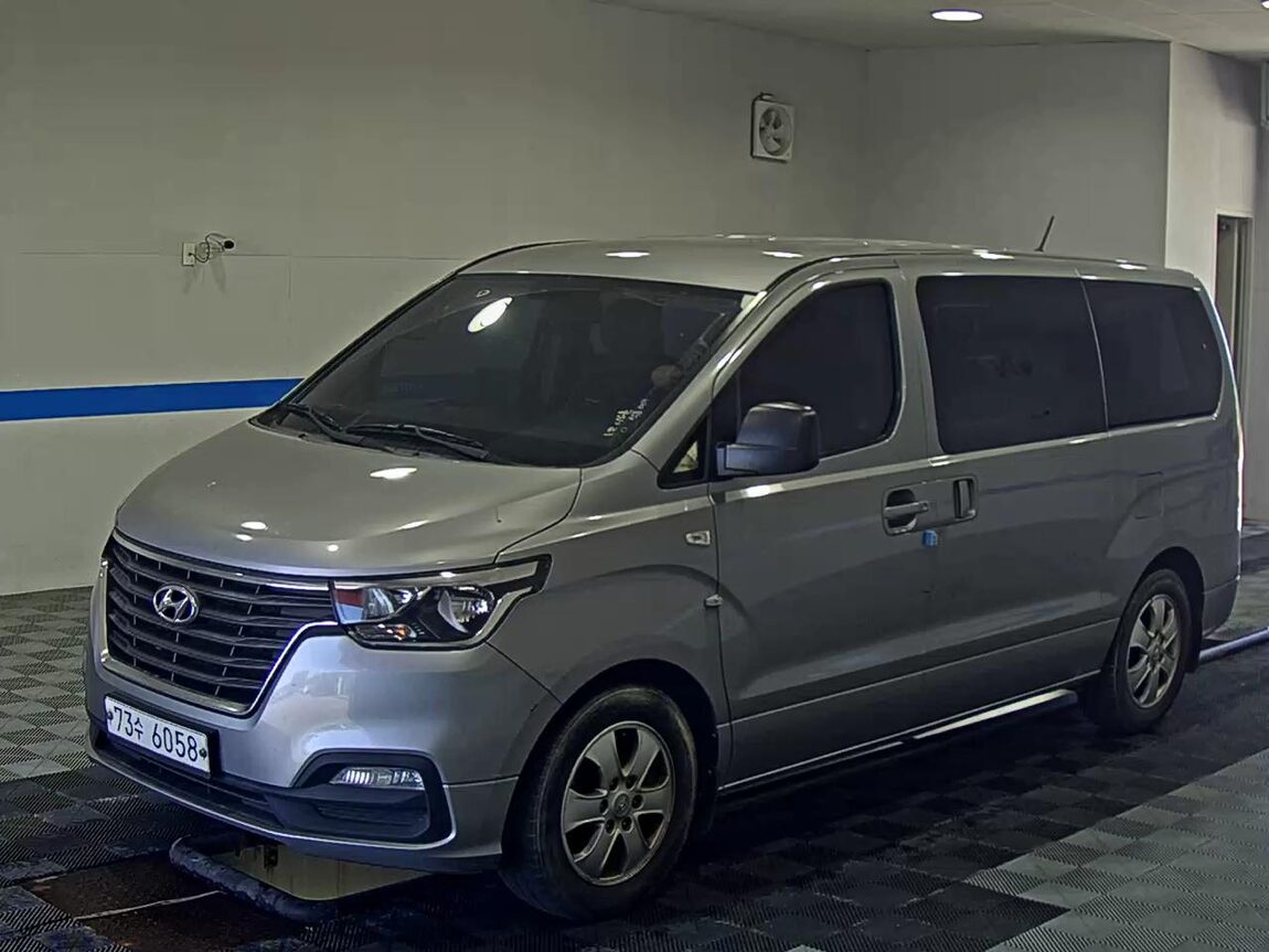 HYUNDAI THE NEW GRAND STAREX 12-SEATER DIESEL SMART 2018 - zdjęcie 2