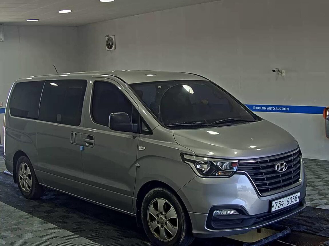 HYUNDAI THE NEW GRAND STAREX 12-SEATER DIESEL SMART 2018 - zdjęcie 3