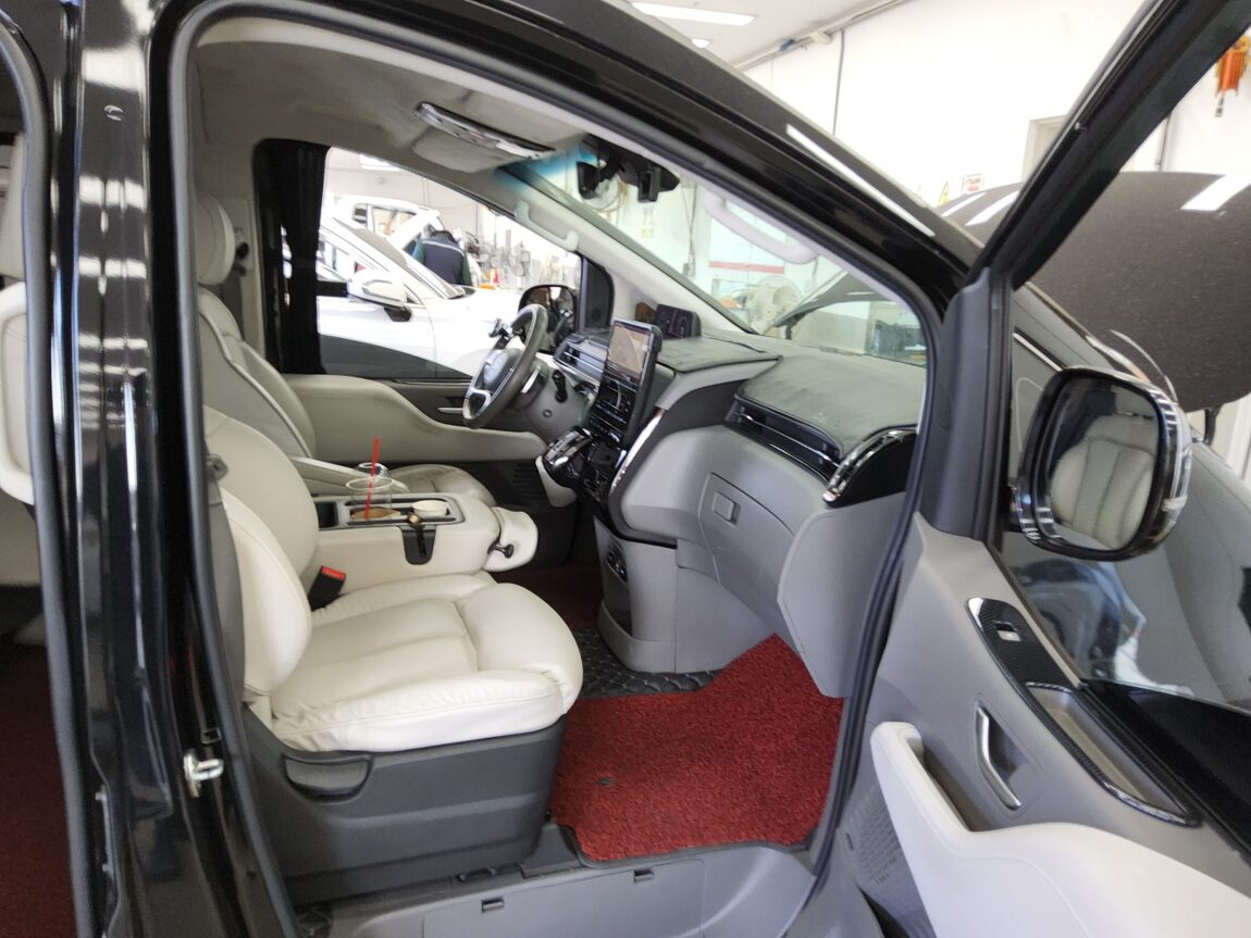 HYUNDAI STARIA 2.2 DIESEL LIMOUSINE 7-SEATER 2WD 2022 - zdjęcie 14