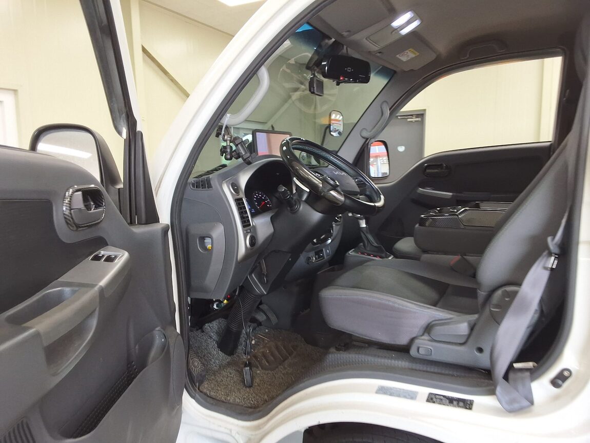 KIA BONGO III EV BUILT-IN BOX TRUCK LOW DECK 2023 - zdjęcie 11