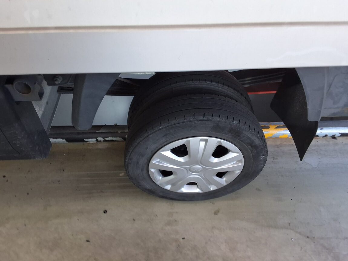 KIA BONGO III EV BUILT-IN BOX TRUCK LOW DECK 2023 - zdjęcie 16