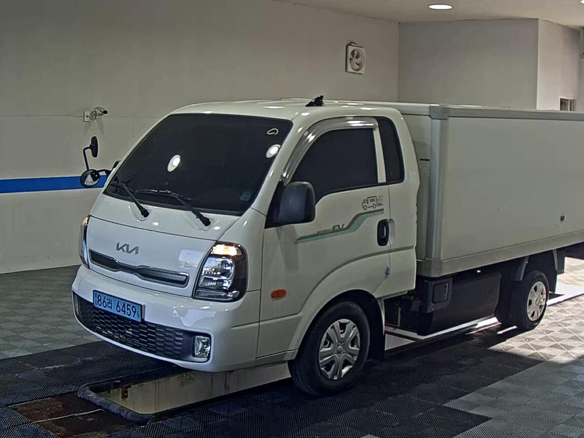 KIA BONGO III EV BUILT-IN BOX TRUCK LOW DECK 2023 - zdjęcie 2