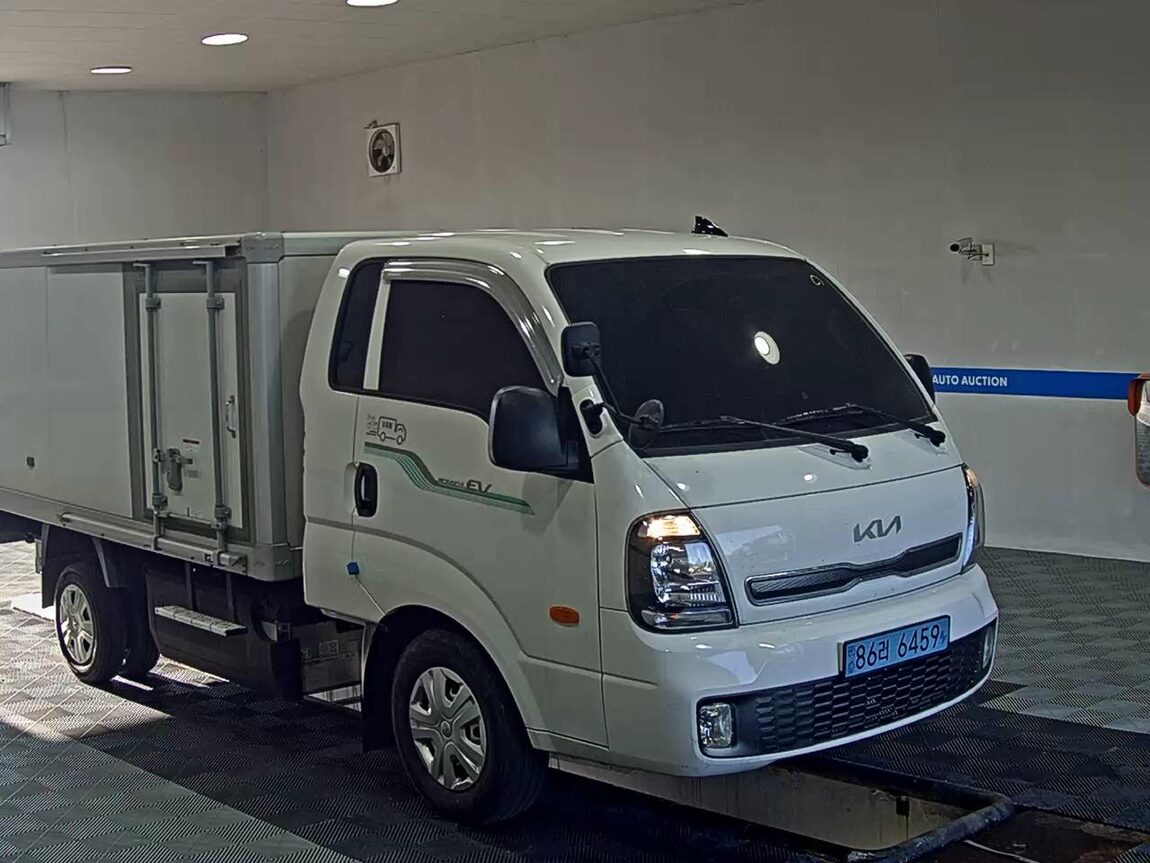 KIA BONGO III EV BUILT-IN BOX TRUCK LOW DECK 2023 - zdjęcie 3