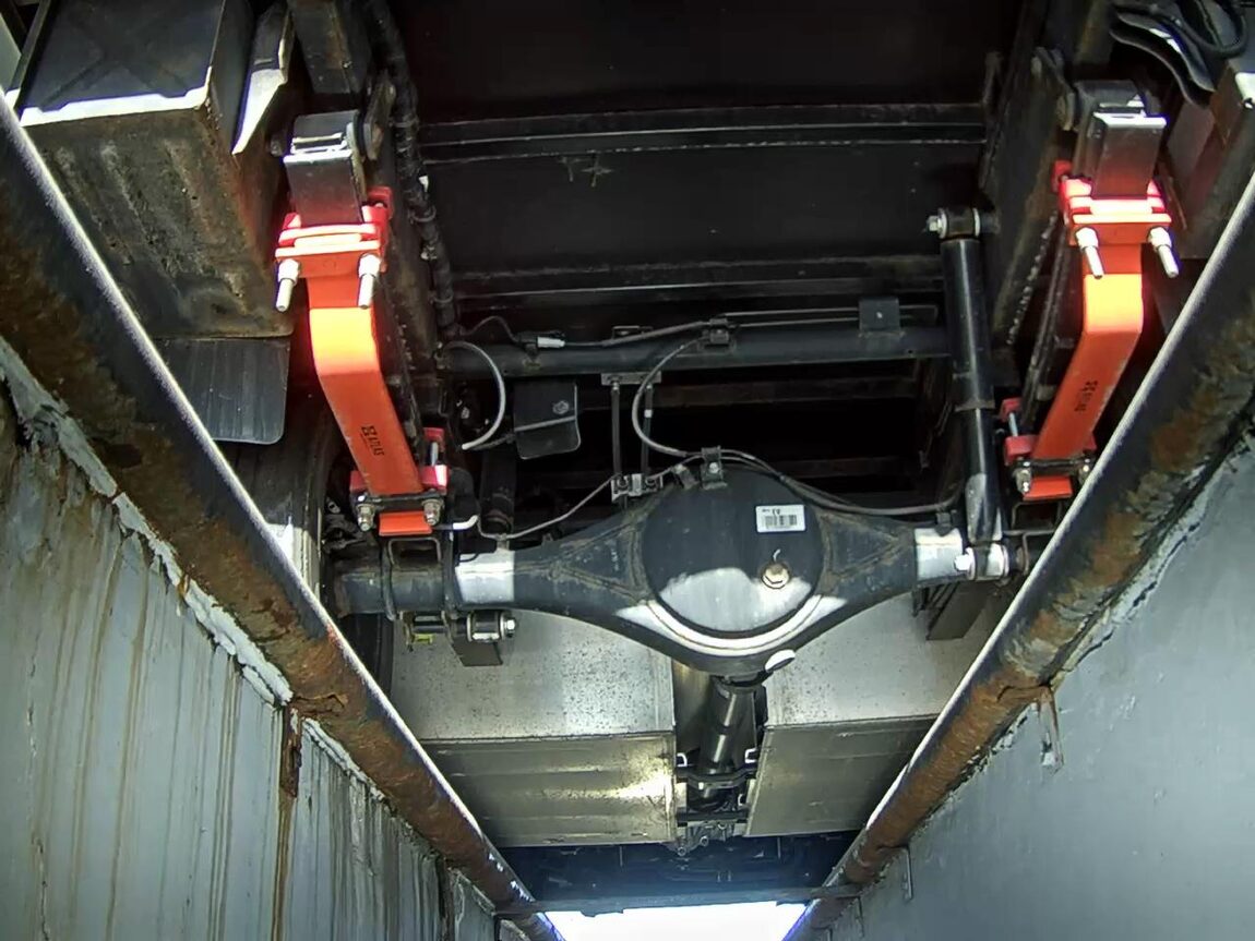 KIA BONGO III EV BUILT-IN BOX TRUCK LOW DECK 2023 - zdjęcie 8
