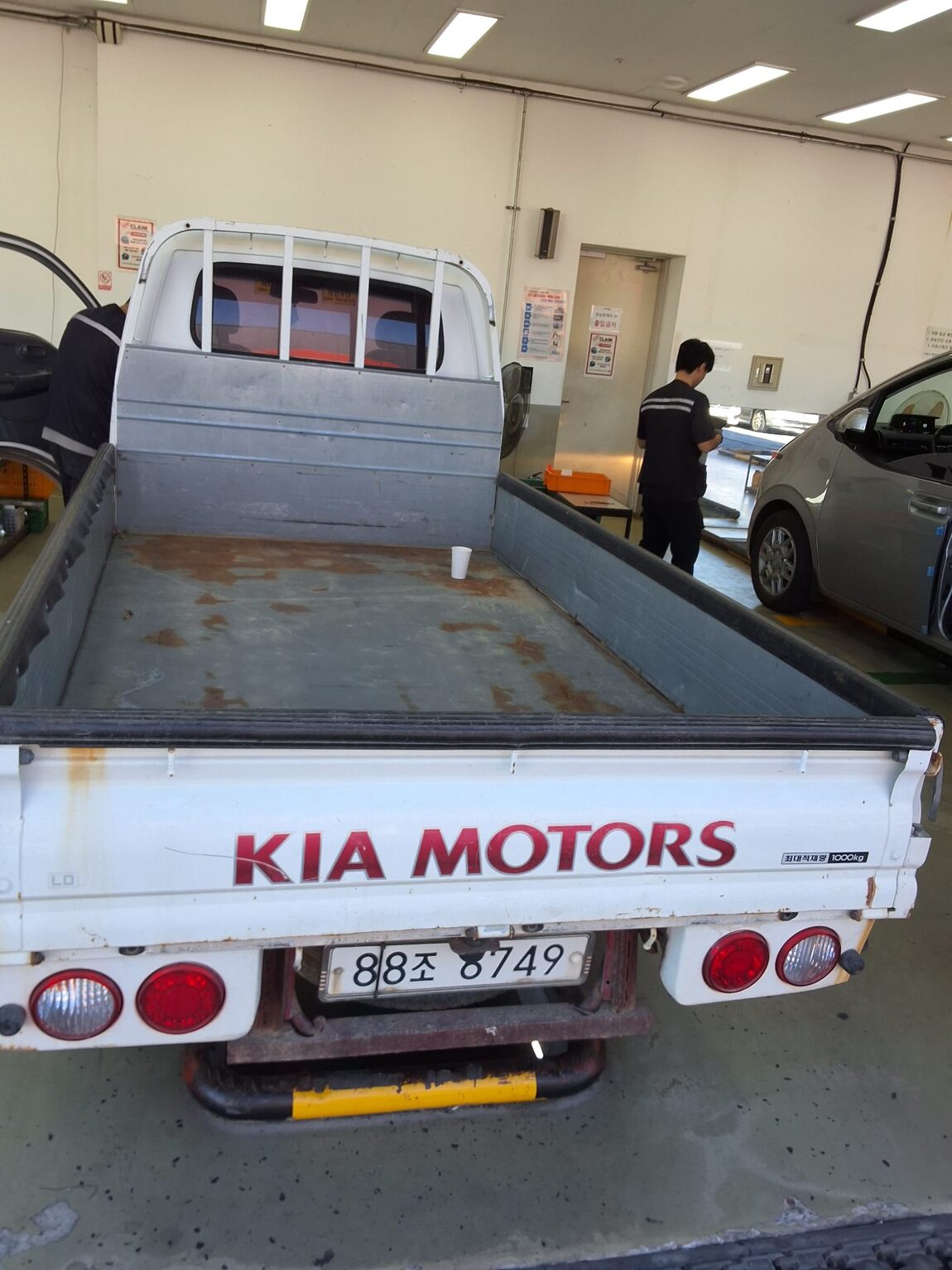 KIA BONGO III CARGO CRDi KING CAB EXTRA LONG WHEELBASE 2014 - zdjęcie 13