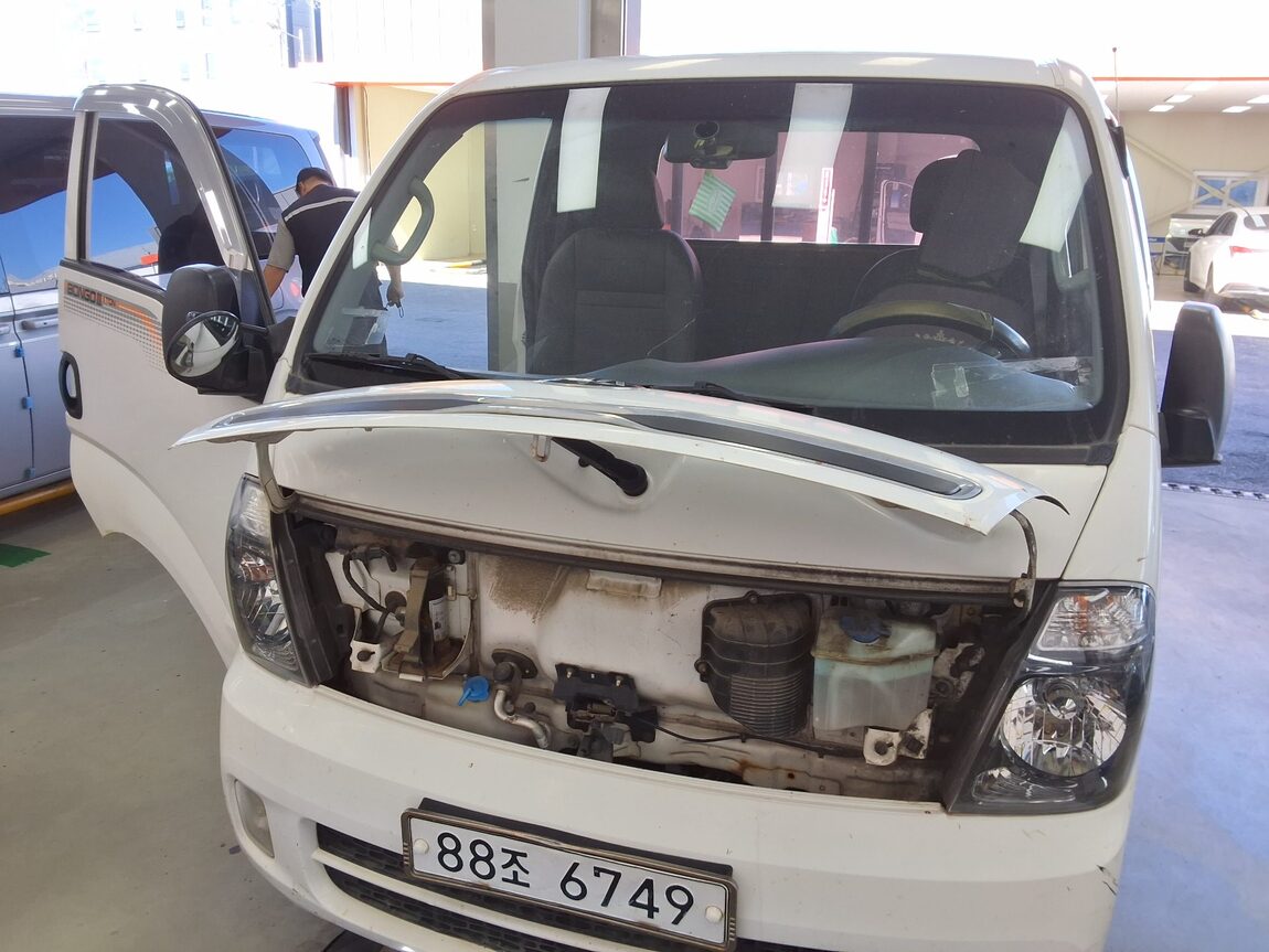 KIA BONGO III CARGO CRDi KING CAB EXTRA LONG WHEELBASE 2014 - zdjęcie 17