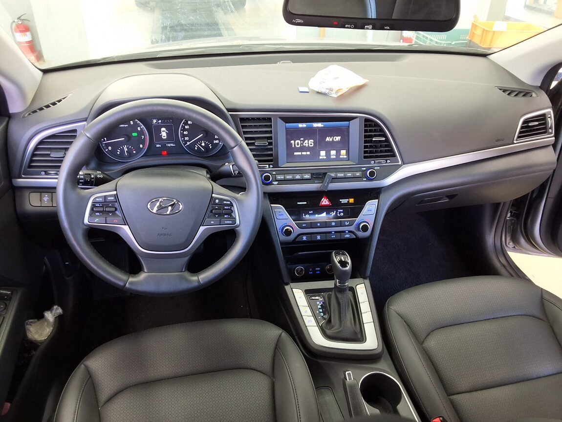 HYUNDAI AVANTE AD 1.6 GDi MODERN 2017 - zdjęcie 11