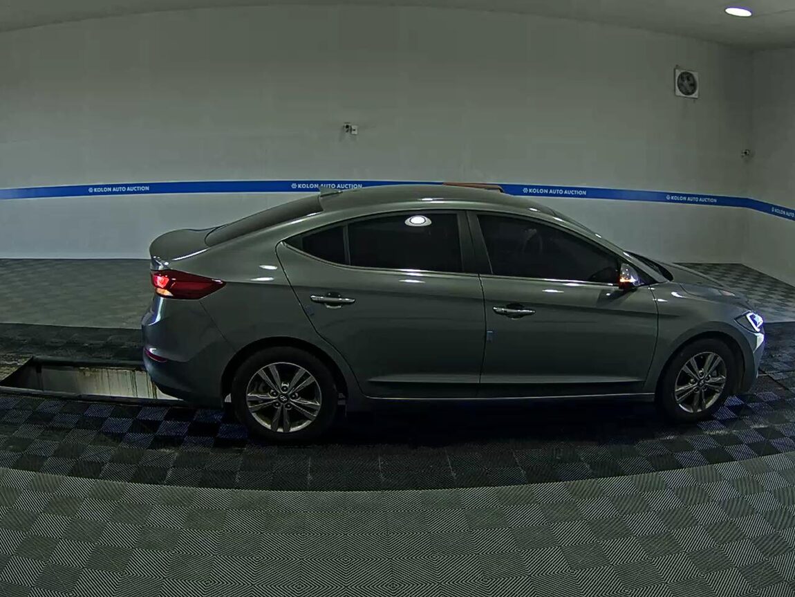 HYUNDAI AVANTE AD 1.6 GDi MODERN 2017 - zdjęcie 4