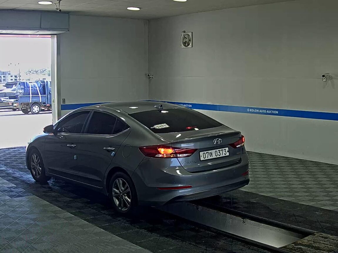HYUNDAI AVANTE AD 1.6 GDi MODERN 2017 - zdjęcie 6