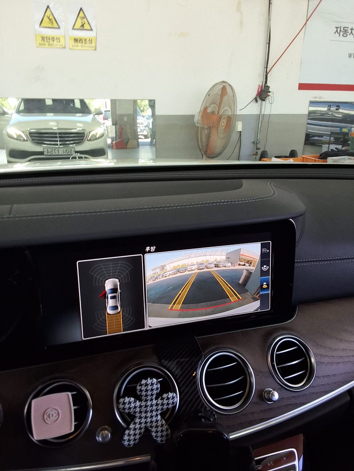 MERCEDES-BENZ E-CLASS (5TH GEN) E220d EXCLUSIVE 2017 - zdjęcie 20
