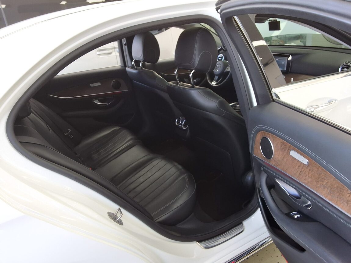MERCEDES-BENZ E-CLASS (5TH GEN) E220d EXCLUSIVE 2017 - zdjęcie 13
