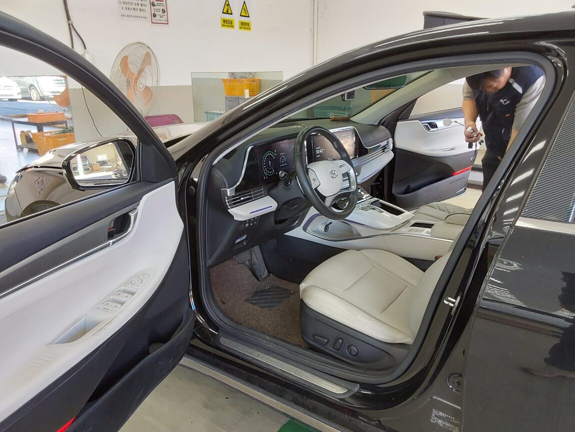 HYUNDAI THE NEW GRANDEUR IG GASOLINE 2.5 LE BLANC 2022 - zdjęcie 10