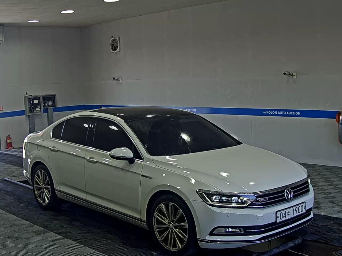 VOLKSWAGEN PASSAT GT (8TH GEN) 2.0 TDI 4MOTION PRESTIGE 2018 - zdjęcie 3