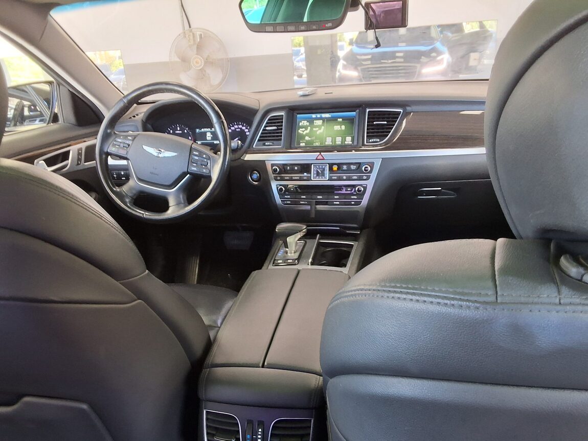 GENESIS G80 2.2 D LUXURY 2018 - zdjęcie 11
