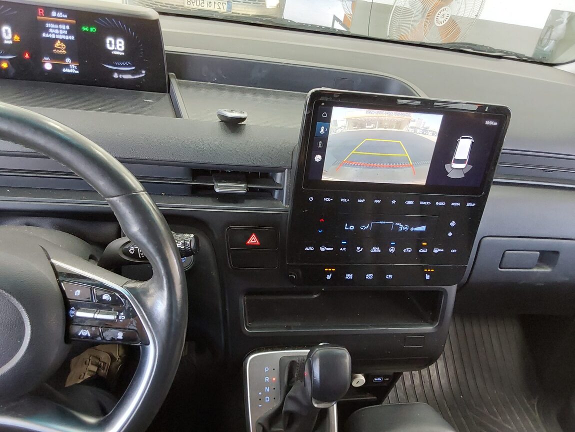 HYUNDAI STARIA 2.2 DIESEL TOURER 11-SEATER 2WD MODERN 2023 - zdjęcie 17
