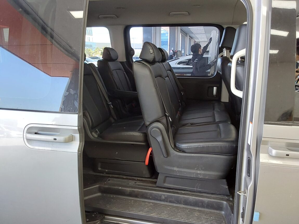 HYUNDAI STARIA 2.2 DIESEL TOURER 11-SEATER 2WD MODERN 2023 - zdjęcie 13