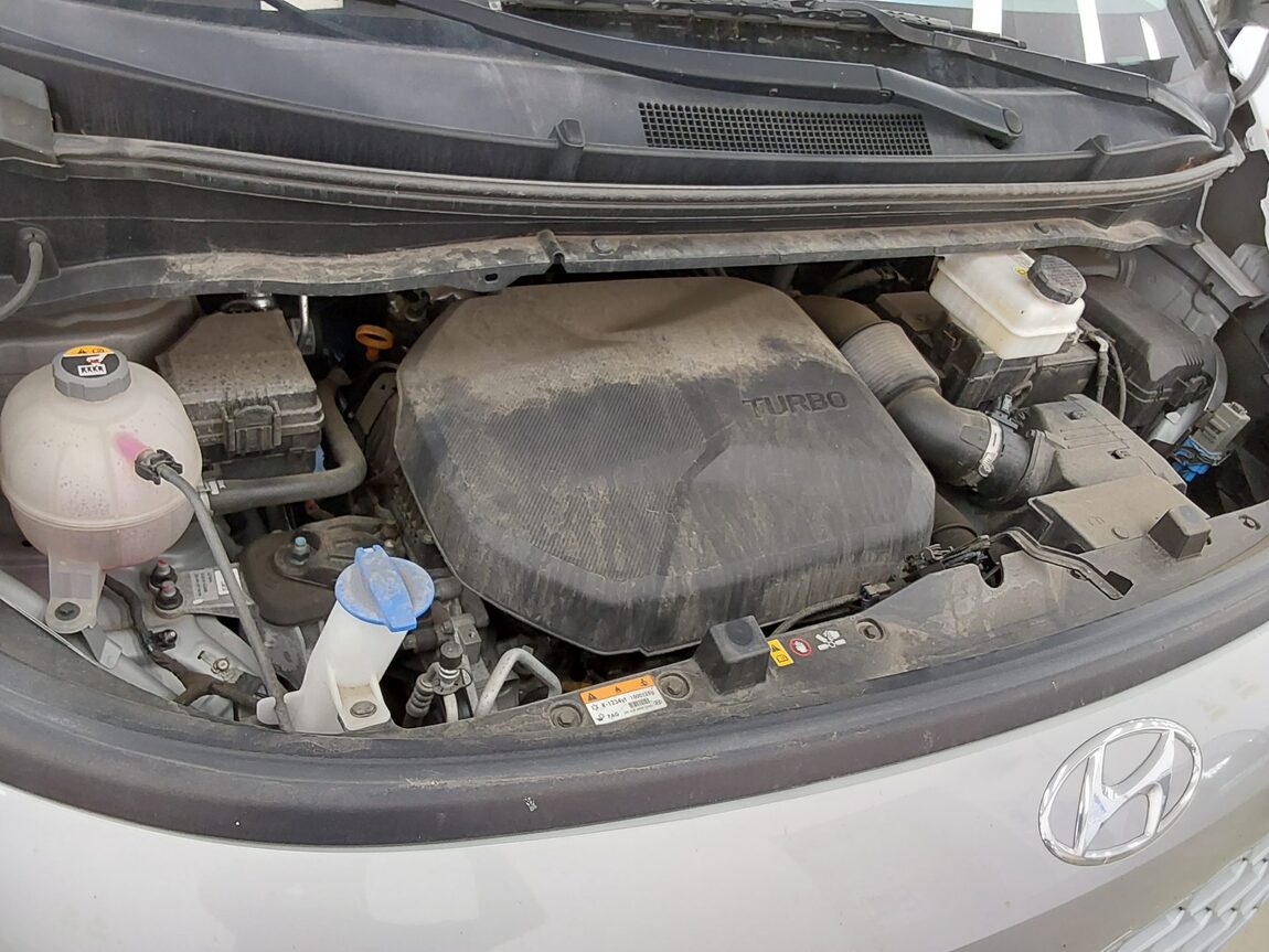 HYUNDAI STARIA 2.2 DIESEL TOURER 11-SEATER 2WD MODERN 2023 - zdjęcie 19