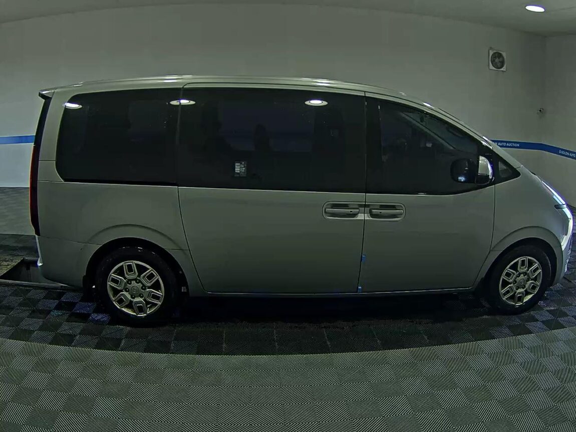 HYUNDAI STARIA 2.2 DIESEL TOURER 11-SEATER 2WD MODERN 2023 - zdjęcie 4