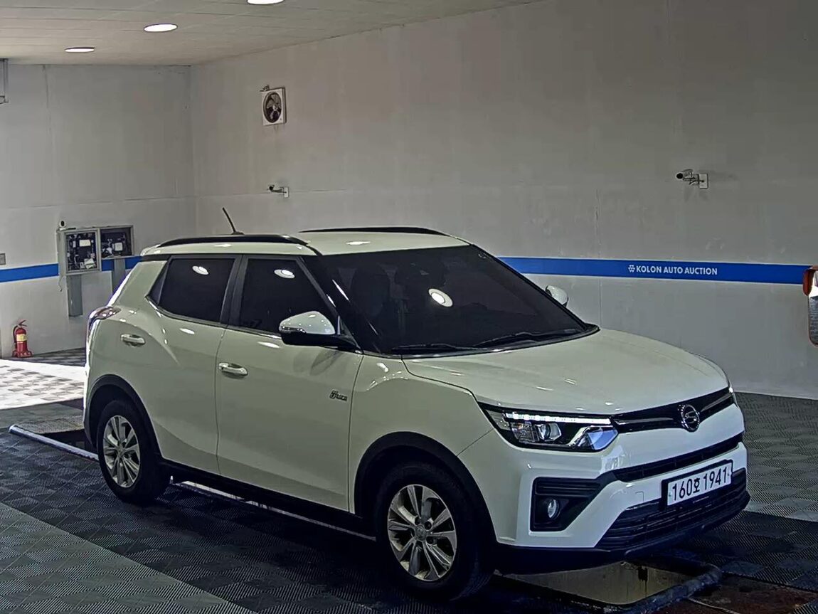 KG MOBILITY (SSANGYONG) VERY NEW TIVOLI 1.5 GASOLINE 2WD V3 2021 - zdjęcie 3