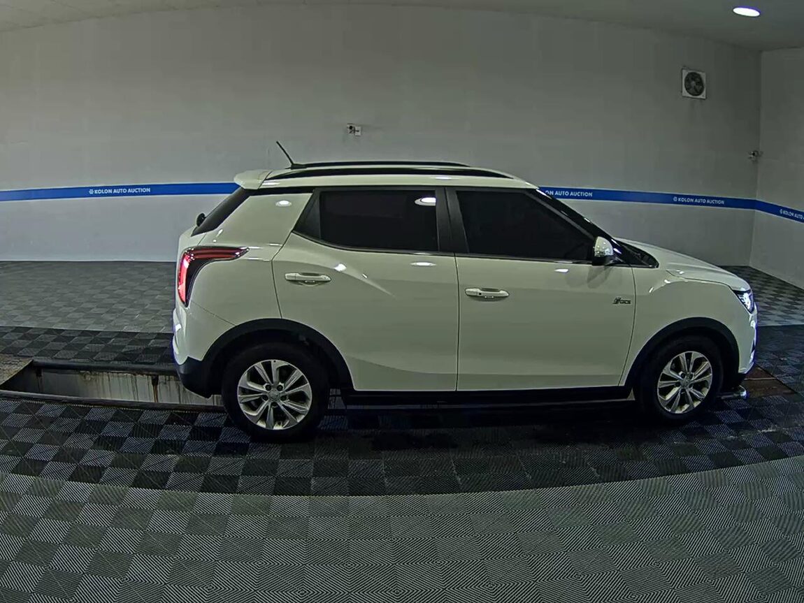 KG MOBILITY (SSANGYONG) VERY NEW TIVOLI 1.5 GASOLINE 2WD V3 2021 - zdjęcie 4