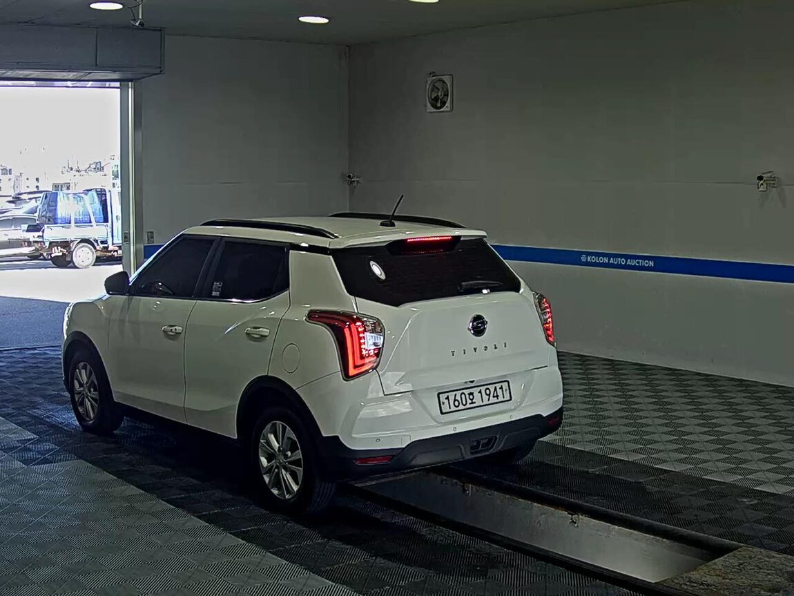 KG MOBILITY (SSANGYONG) VERY NEW TIVOLI 1.5 GASOLINE 2WD V3 2021 - zdjęcie 6