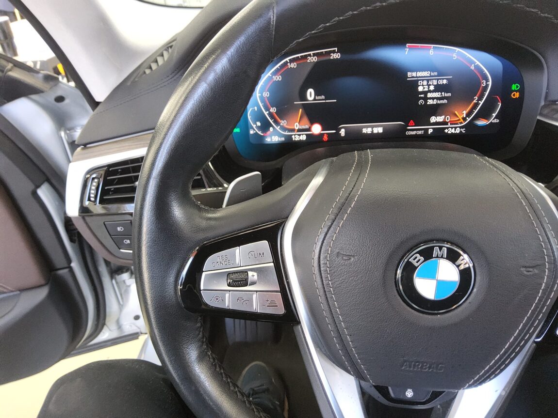 BMW 5 SERIES (7TH GEN) 530i xDRIVE LUXURY LINE PLUS 2020 - zdjęcie 18