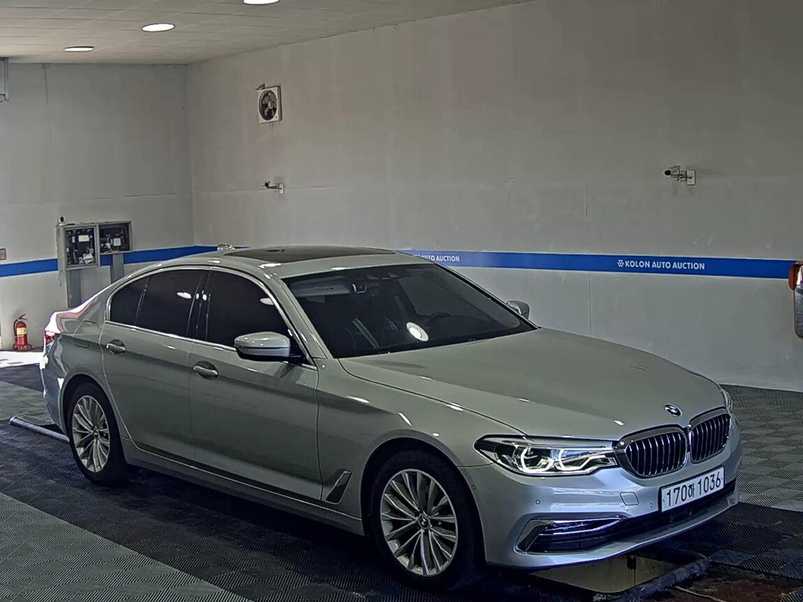 BMW 5 SERIES (7TH GEN) 530i xDRIVE LUXURY LINE PLUS 2020 - zdjęcie 3