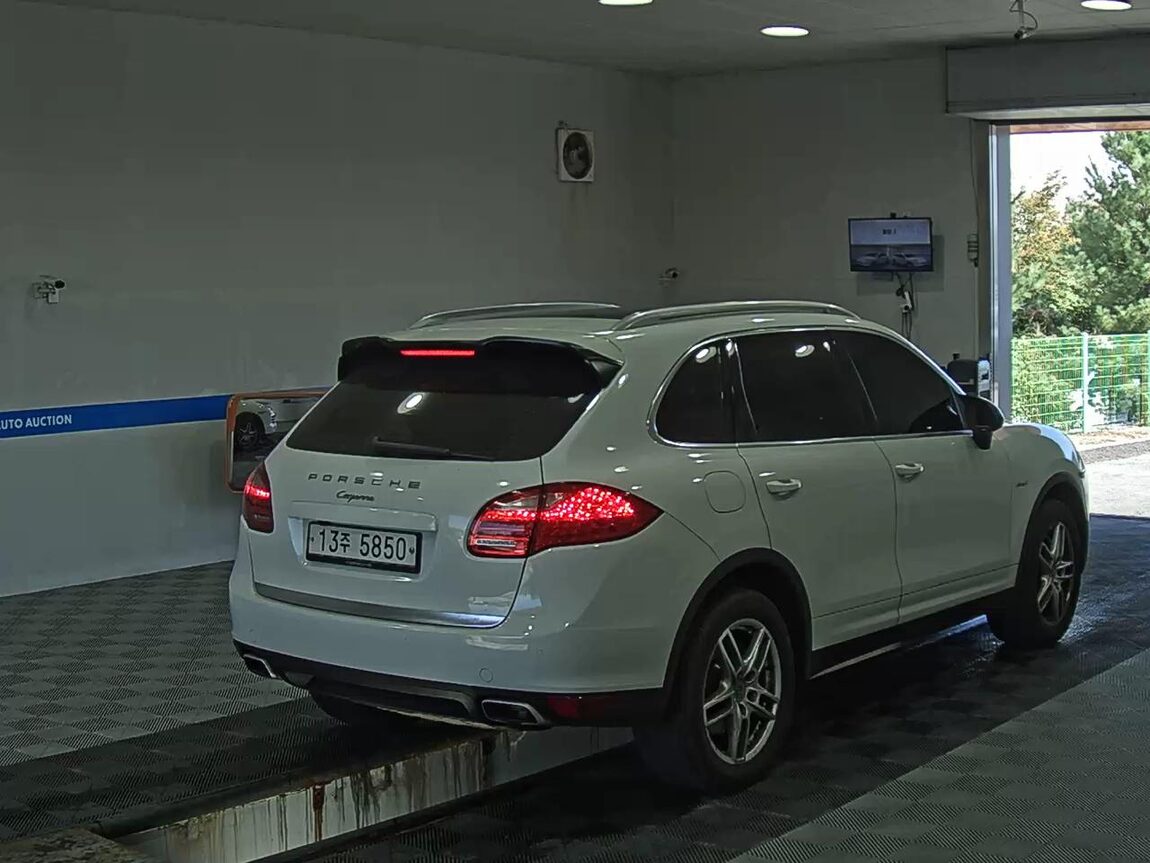 PORSCHE CAYENNE (2ND GEN) DIESEL 3.0 2014 - zdjęcie 5