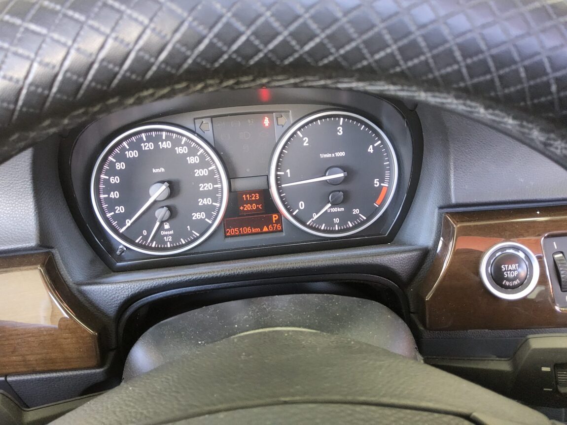 BMW 3 SERIES (5TH GEN) 320d 2011 - zdjęcie 9