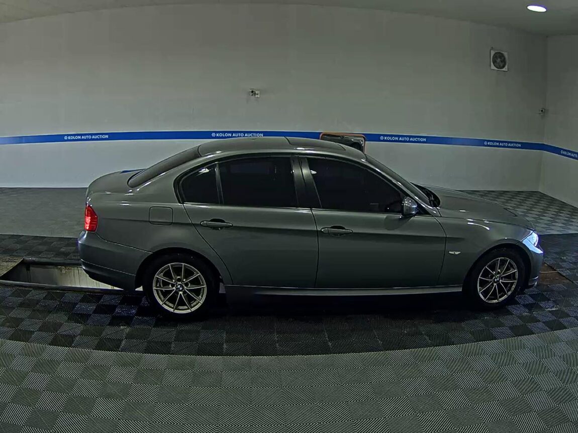 BMW 3 SERIES (5TH GEN) 320d 2011 - zdjęcie 4