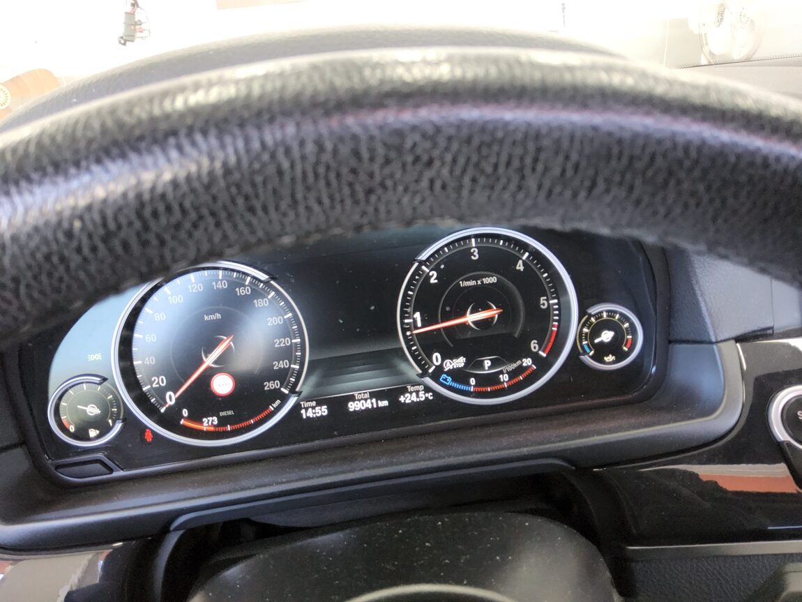 BMW 5 SERIES (6TH GEN) 520d xDRIVE 2015 - zdjęcie 9